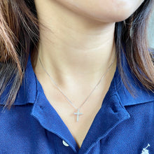 將圖片載入圖庫檢視器 18KWG diamond necklace
