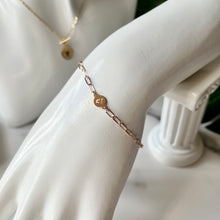 將圖片載入圖庫檢視器 18K Rose Gold LOGO bracelet
