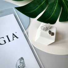 將圖片載入圖庫檢視器 GIA Diamond earrings
