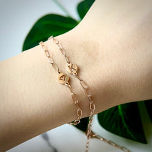 將圖片載入圖庫檢視器 18K Rose Gold LOGO bracelet
