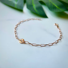 將圖片載入圖庫檢視器 18K Rose Gold LOGO bracelet
